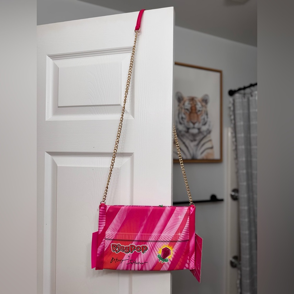 NWT Betsey Johnson x Ring Pop Bright Pink Crossbody bag Limited Edition - Picture 5 of 12